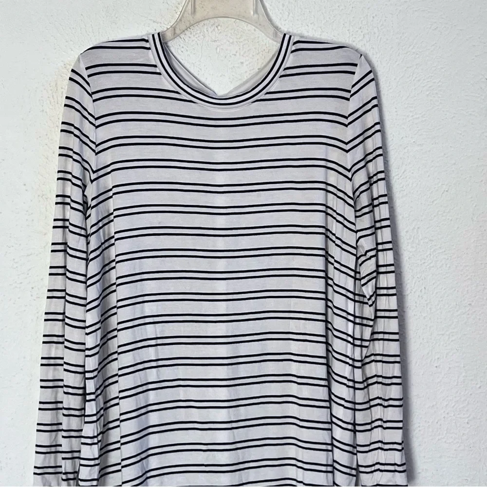 COPY - Soft Surroundings white with black stripes knit blouse - Picture 3 of 7